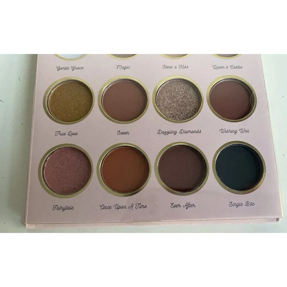 Disney's Snow White And‎ The Seven Dwarfs 12 Pan Eye Shadow Palette NEW